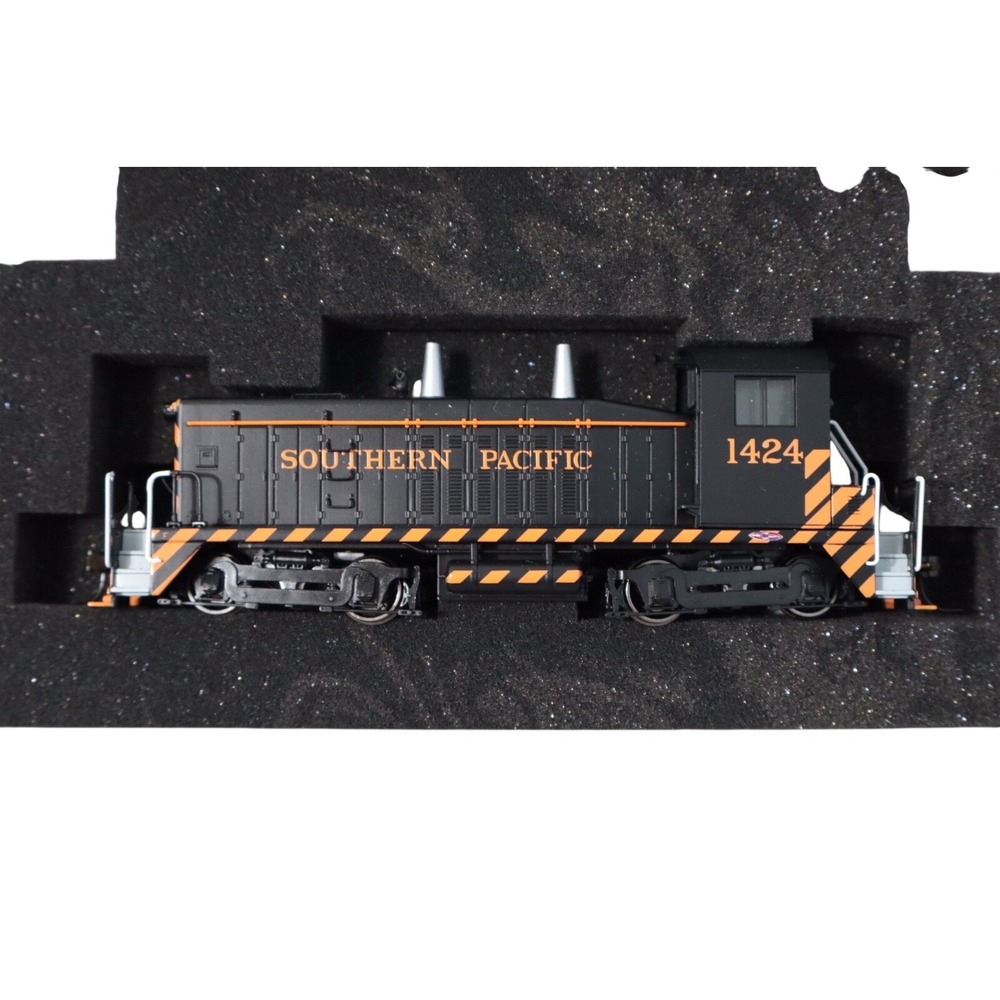 Broadway Limited Paragon 2 Series HO Scale Locomotive SP #1424 Sound/DC/DCC‎ - Picture 3 of 8